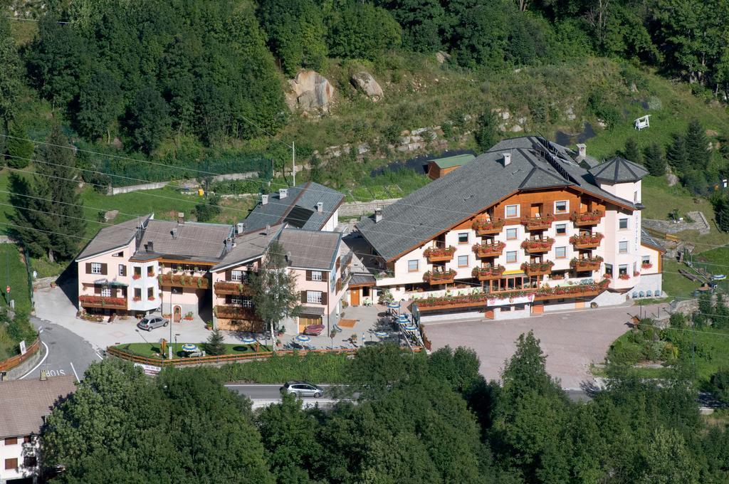 Alps Oriental Wellness Hotel Campodolcino Buitenkant foto