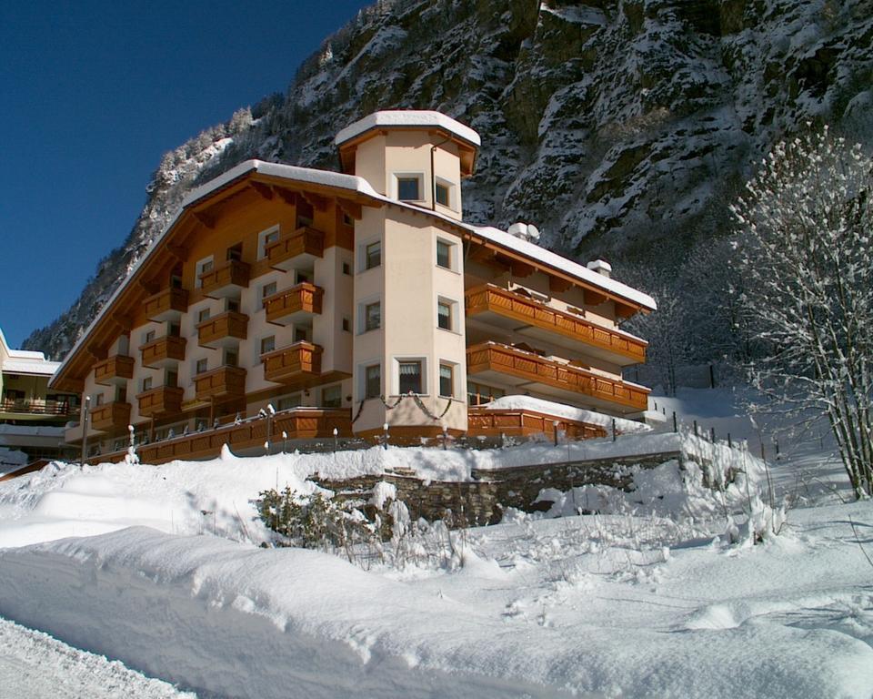 Alps Oriental Wellness Hotel Campodolcino Buitenkant foto