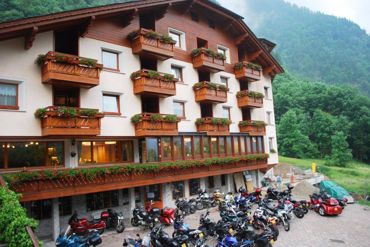 Alps Oriental Wellness Hotel Campodolcino Buitenkant foto